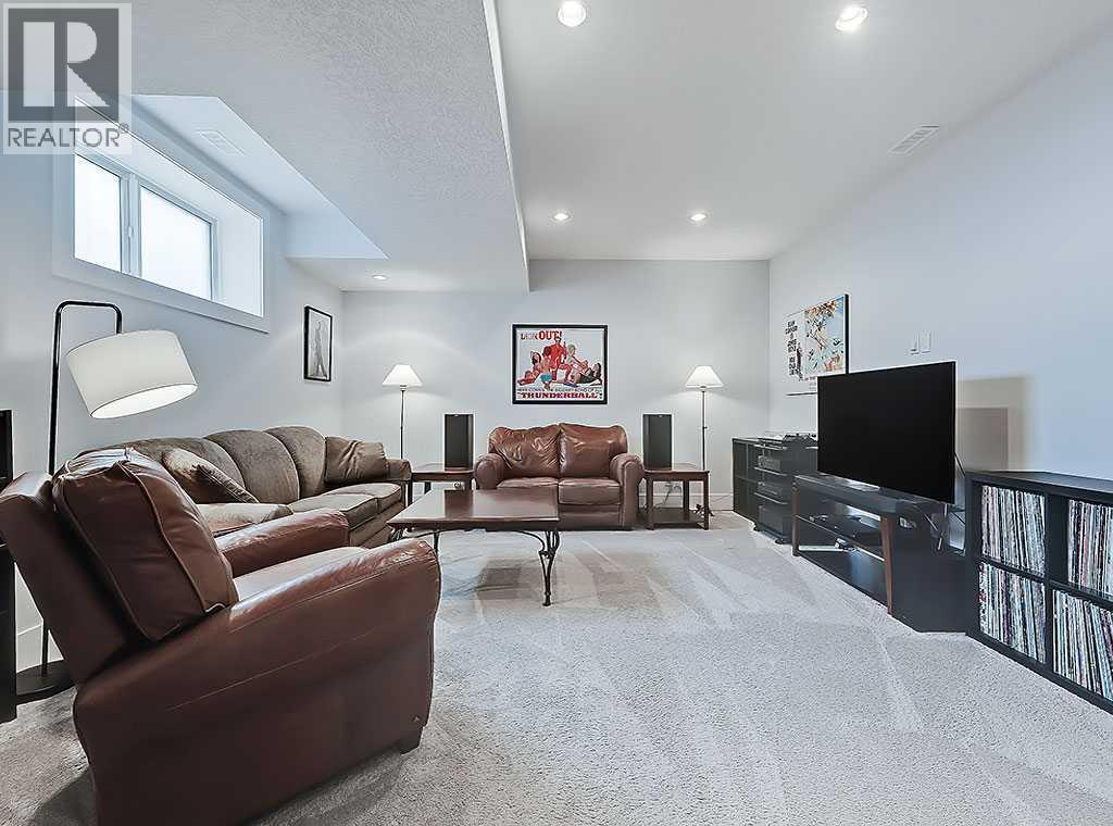 Single Family House for Sale in  Rosetree Road NW Rosemont Calgary 