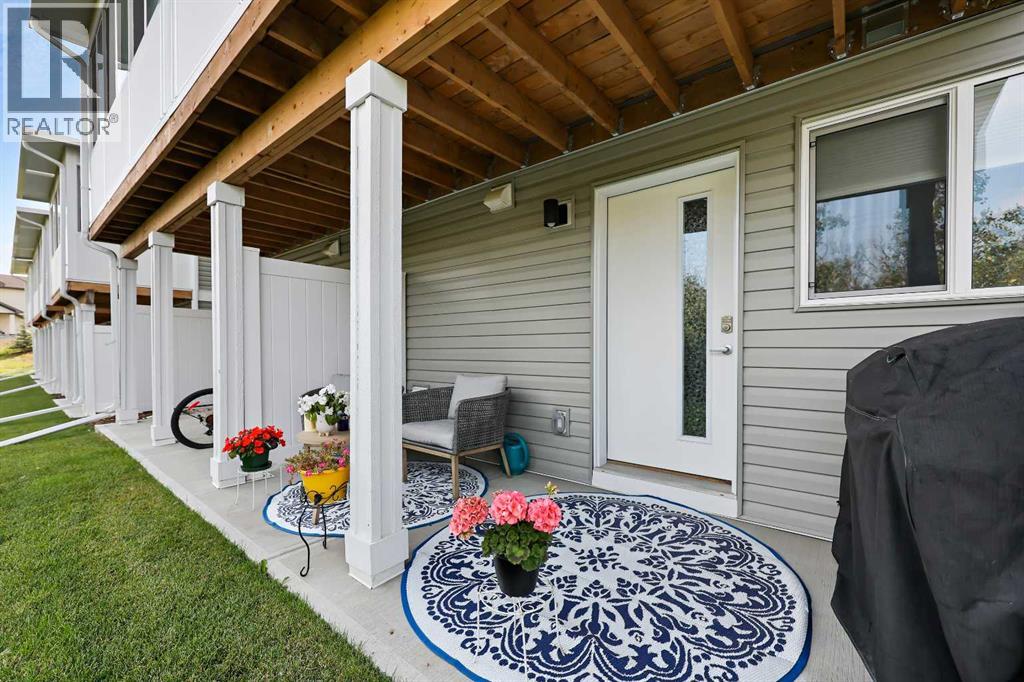 Single Family House for Sale in  Tuscany Summit Square NW Tuscany Calgary 