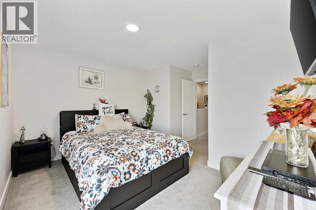 Single Family House for Sale in  Tuscany Summit Square NW Tuscany Calgary 
