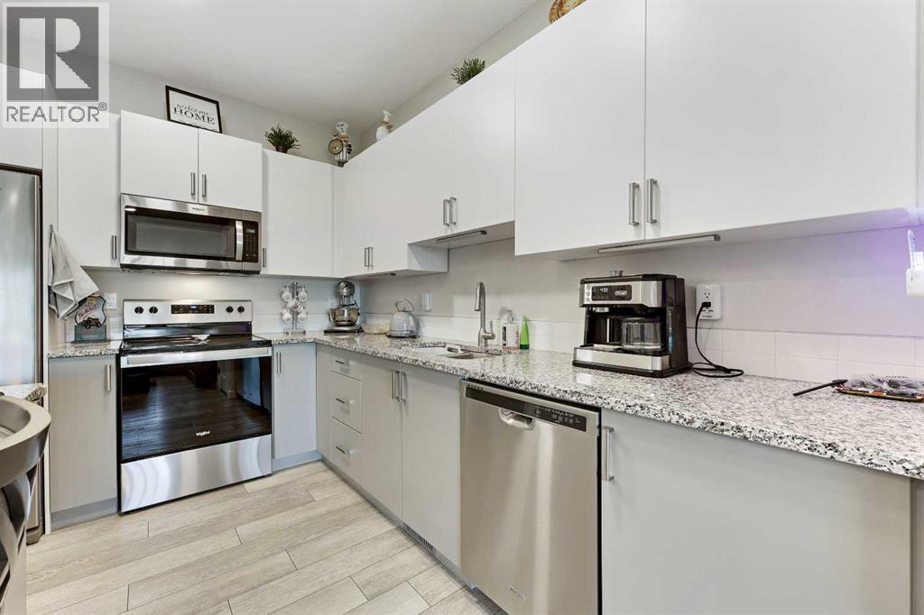 Single Family House for Sale in  Tuscany Summit Square NW Tuscany Calgary 