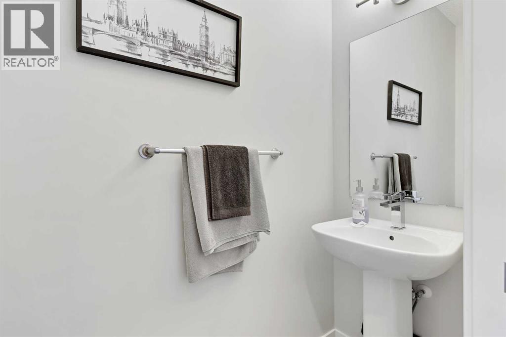 Single Family House for Sale in  Tuscany Summit Square NW Tuscany Calgary 