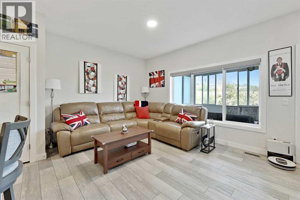 Single Family House for Sale in  Tuscany Summit Square NW Tuscany Calgary 