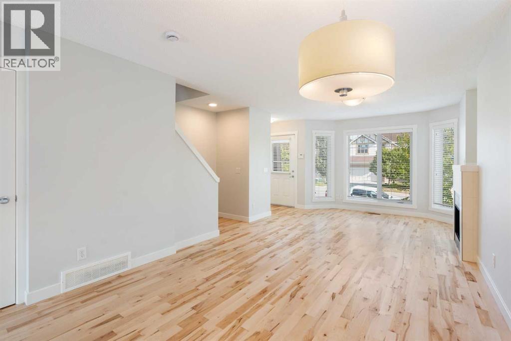 Single Family House for Sale in  Aspen Hills Drive SW Aspen Woods Calgary 