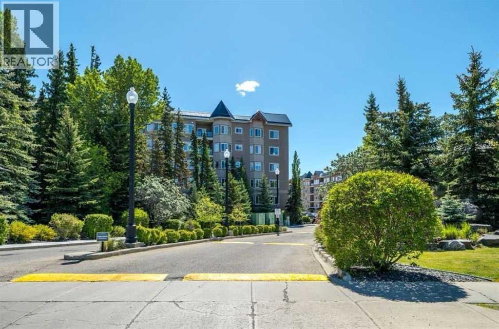 202, 10 Discovery Ridge Close SW, Calgary, Alberta
