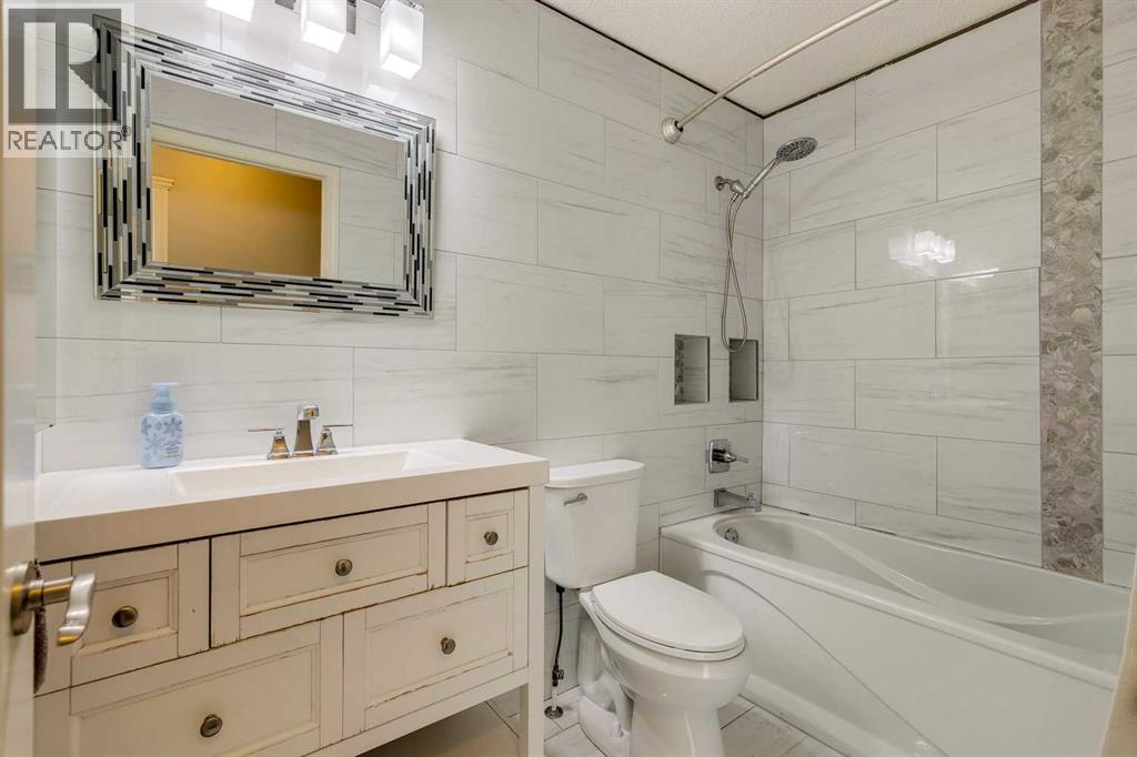 Single Family House for Sale in  Tuscany Vista Crescent NW Tuscany Calgary 