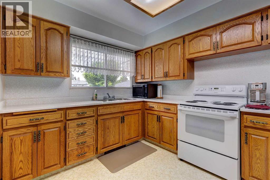 Single Family House Bungalow for Sale in  Elbow Drive SW Haysboro Calgary 