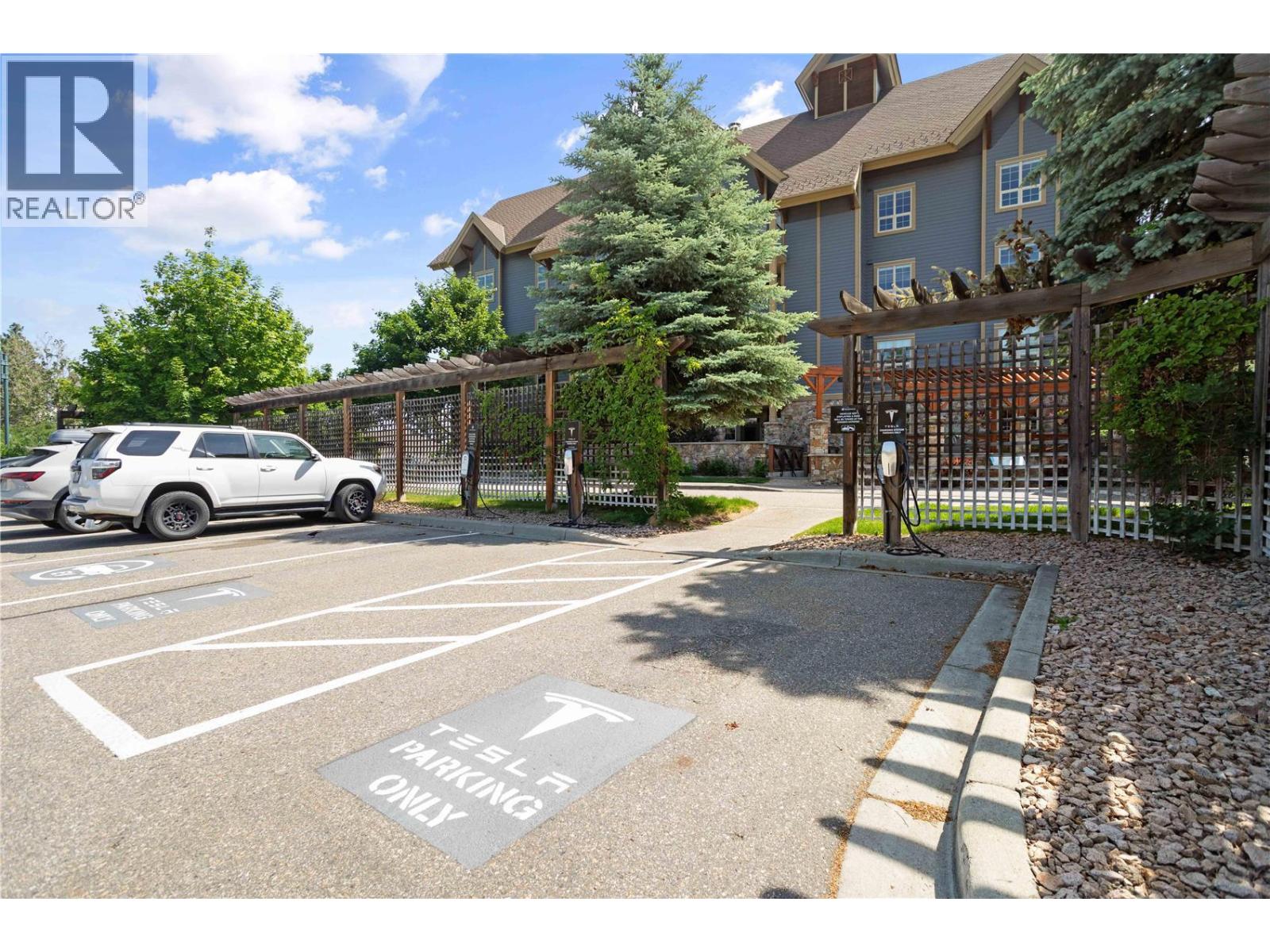 105 Village Centre Court Unit# 323, Vernon