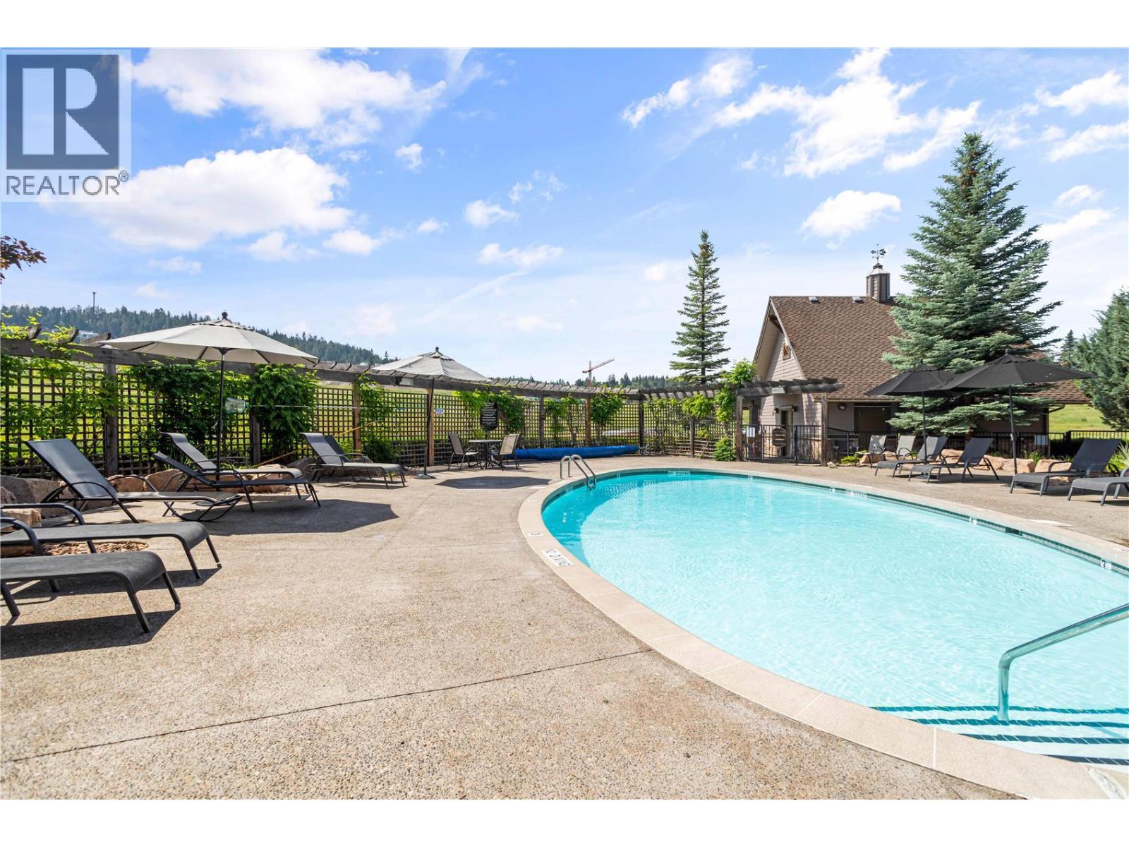 105 Village Centre Court Unit# 323, Vernon