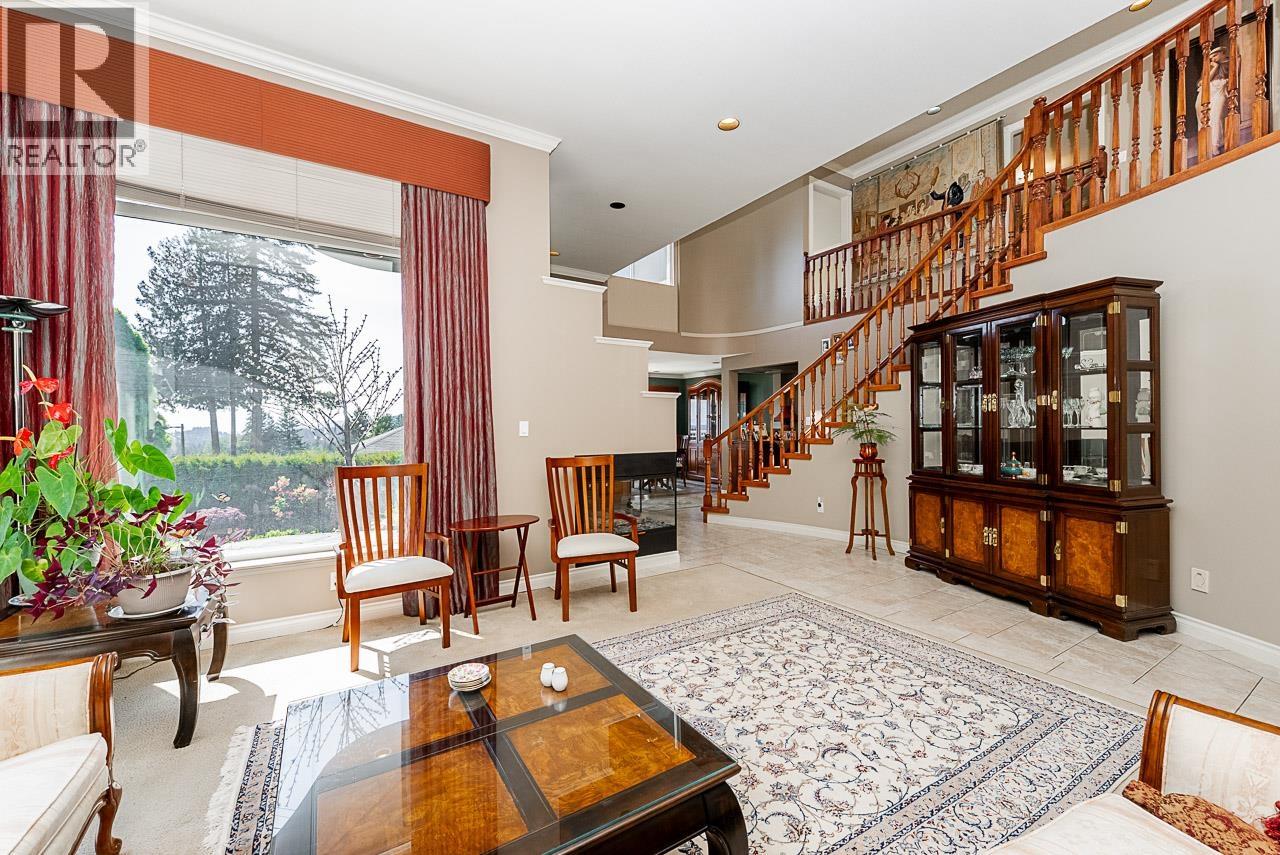 180 W OSBORNE ROAD, North Vancouver