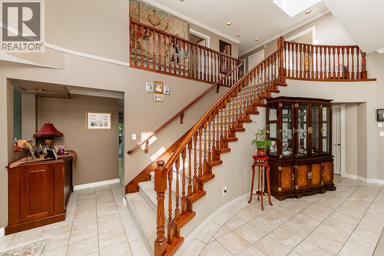 180 W OSBORNE ROAD, North Vancouver