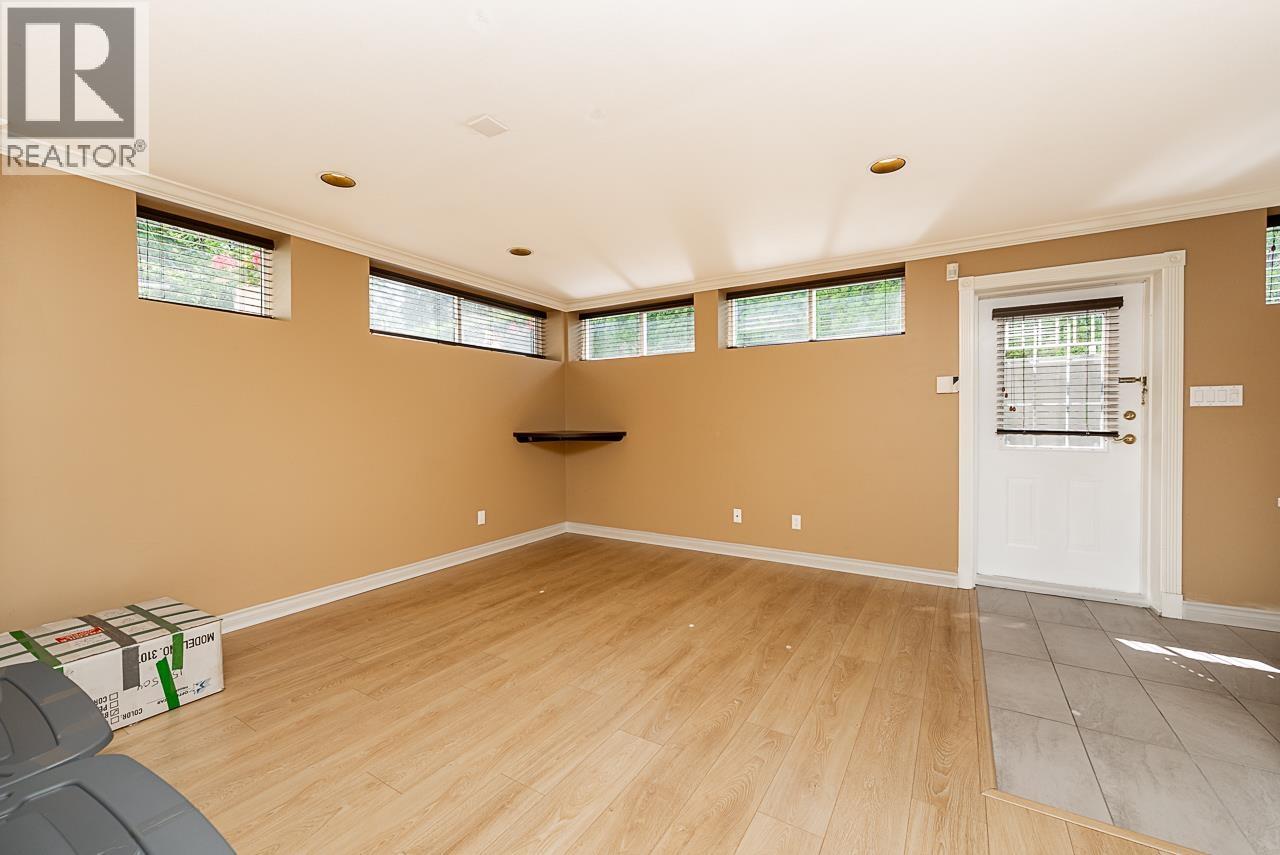 180 W OSBORNE ROAD, North Vancouver