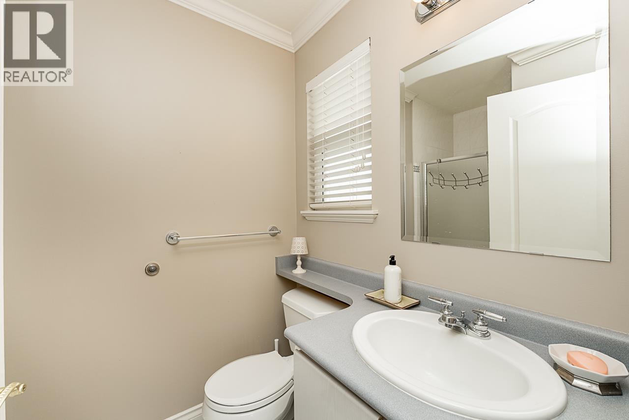 180 W OSBORNE ROAD, North Vancouver
