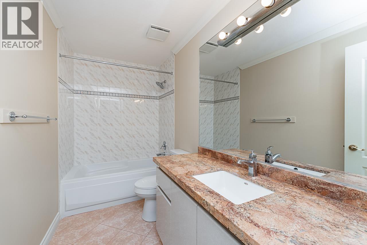 180 W OSBORNE ROAD, North Vancouver