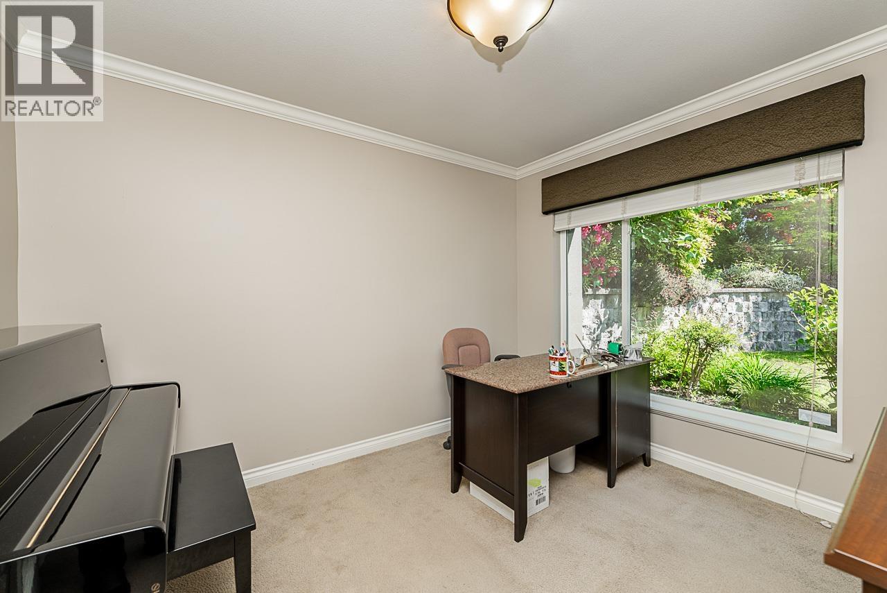 180 W OSBORNE ROAD, North Vancouver