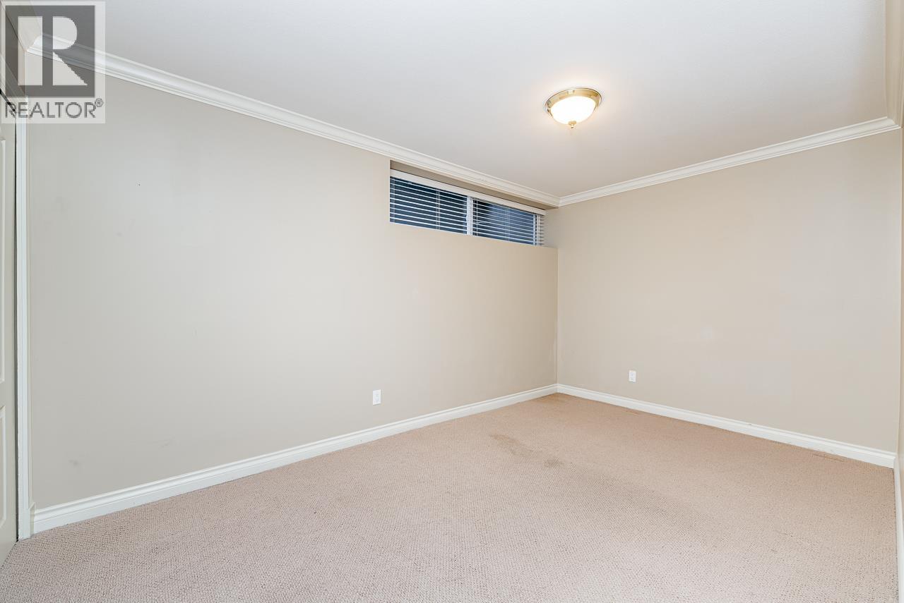 180 W OSBORNE ROAD, North Vancouver
