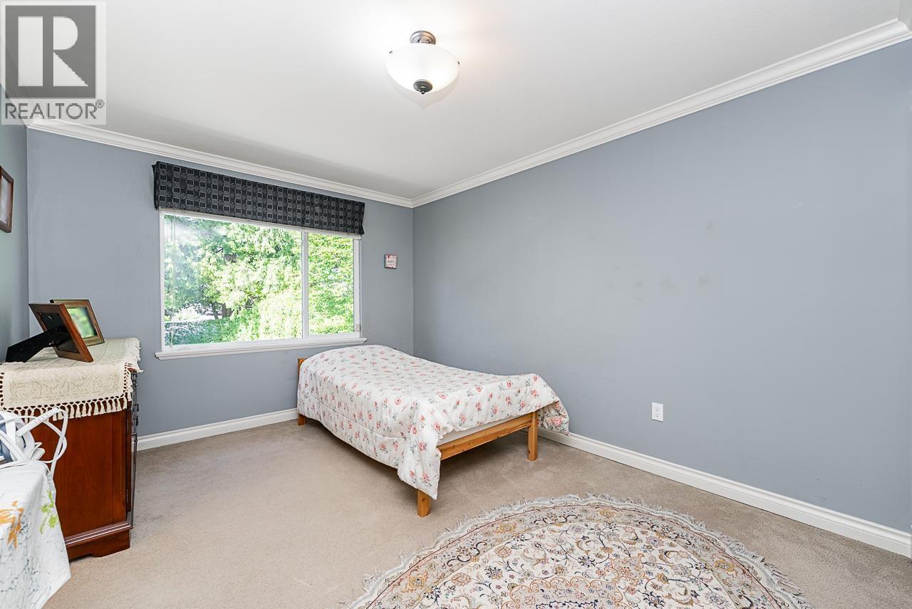 180 W OSBORNE ROAD, North Vancouver