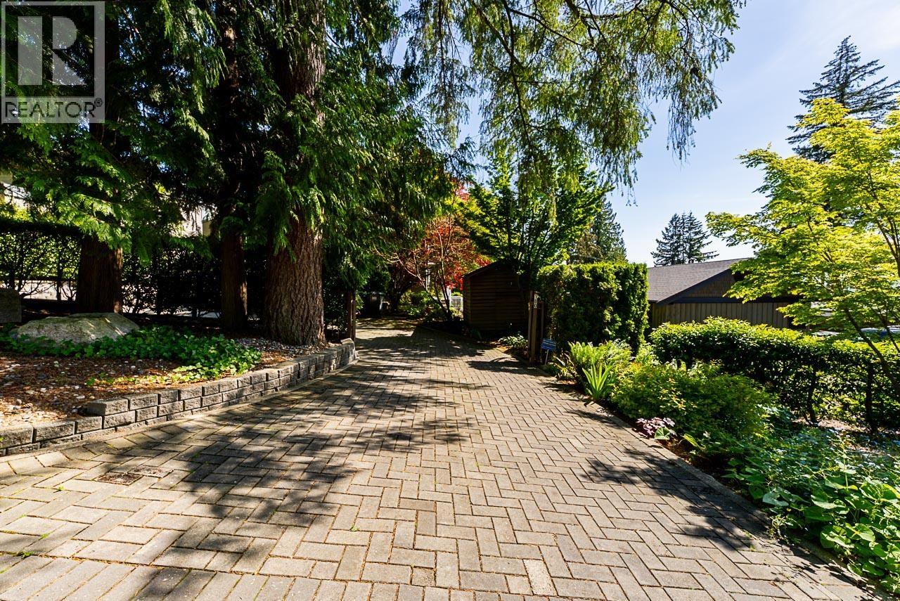 180 W OSBORNE ROAD, North Vancouver