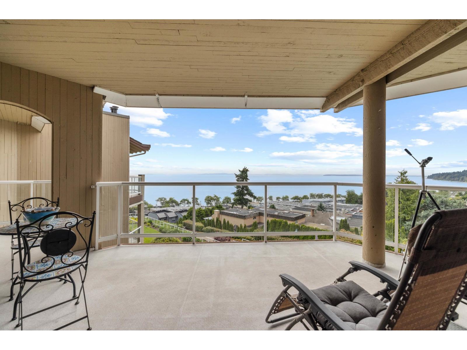 402 15025 VICTORIA AVENUE, White Rock