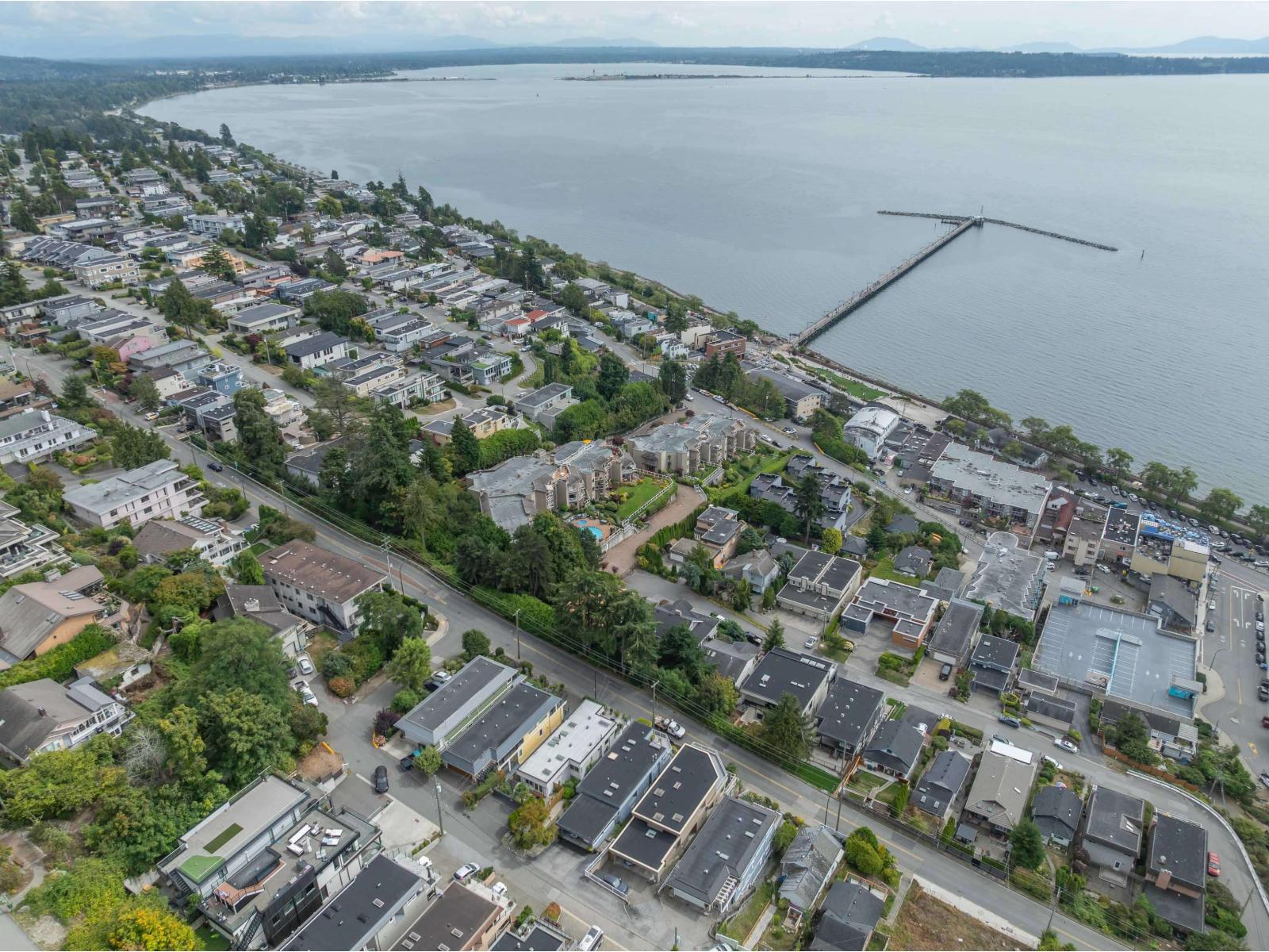 402 15025 VICTORIA AVENUE, White Rock