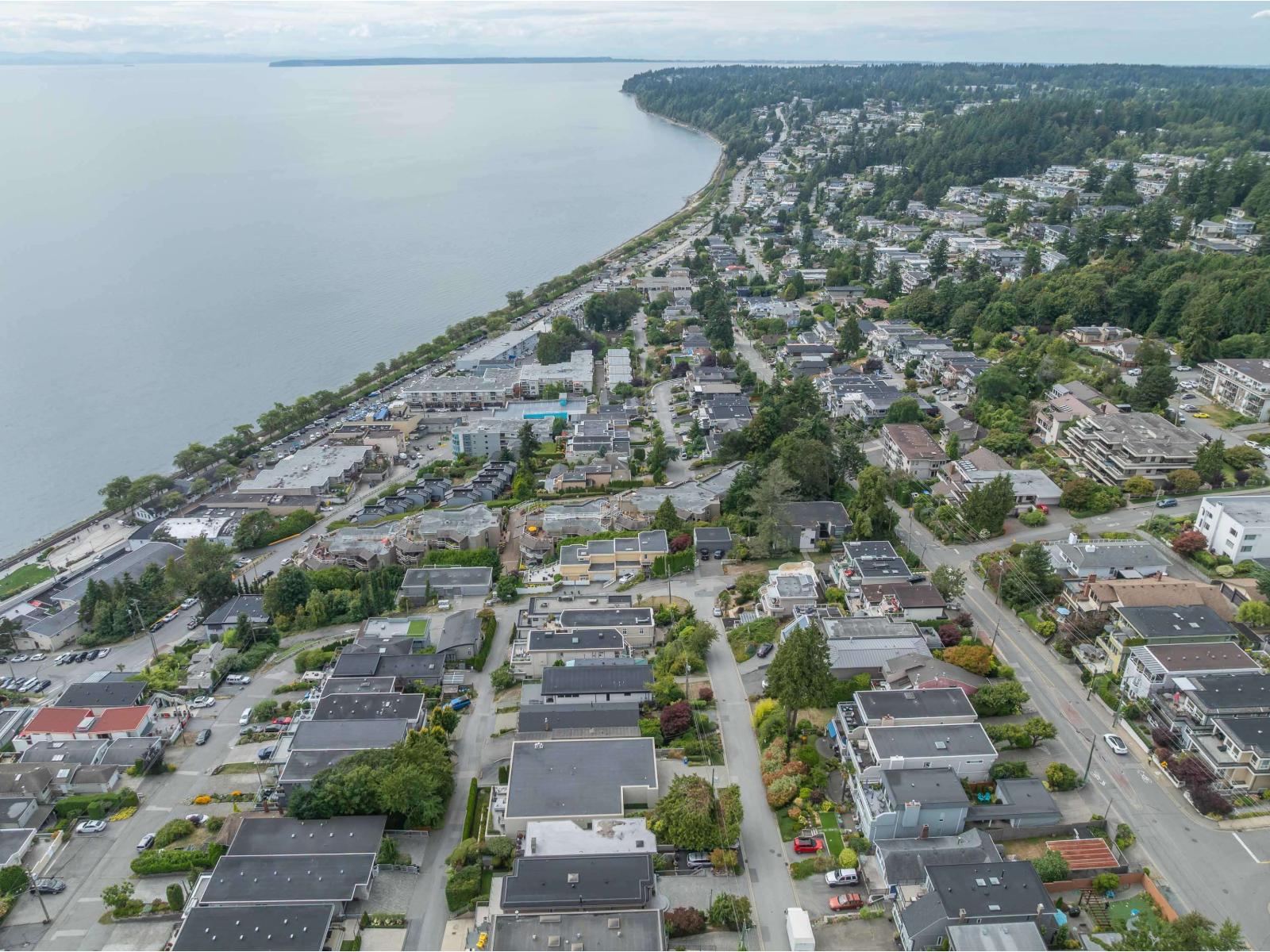 402 15025 VICTORIA AVENUE, White Rock
