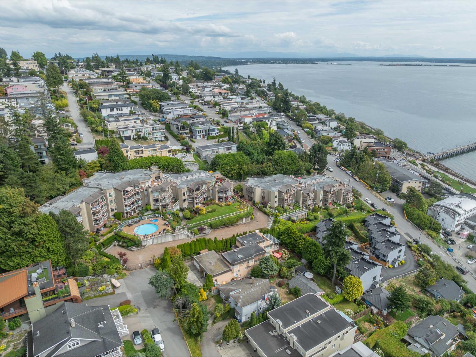 402 15025 VICTORIA AVENUE, White Rock