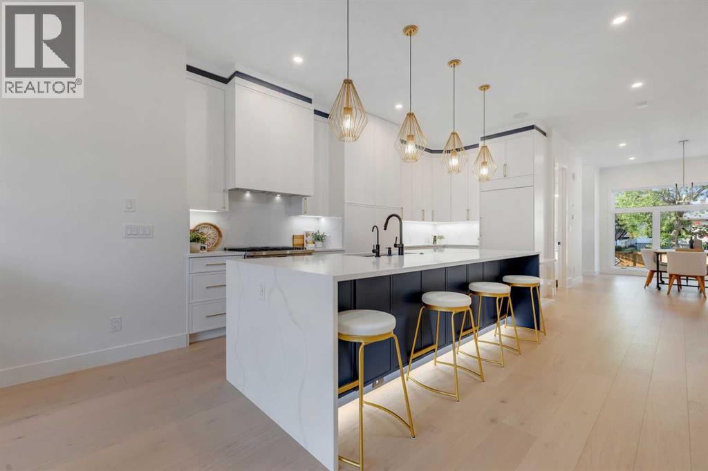 Single Family House for Sale in   Avenue NW Parkdale Calgary 