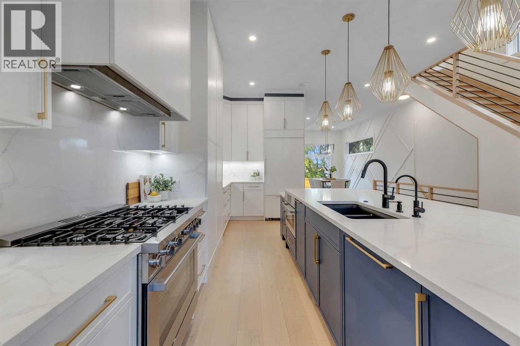 Single Family House for Sale in   Avenue NW Parkdale Calgary 