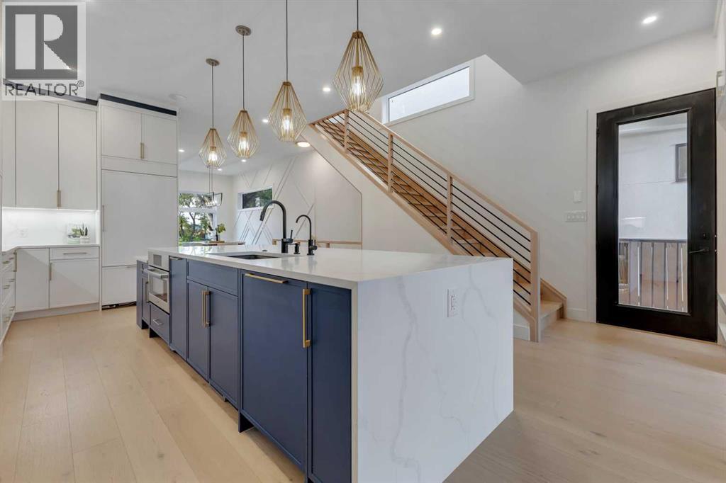 Single Family House for Sale in   Avenue NW Parkdale Calgary 