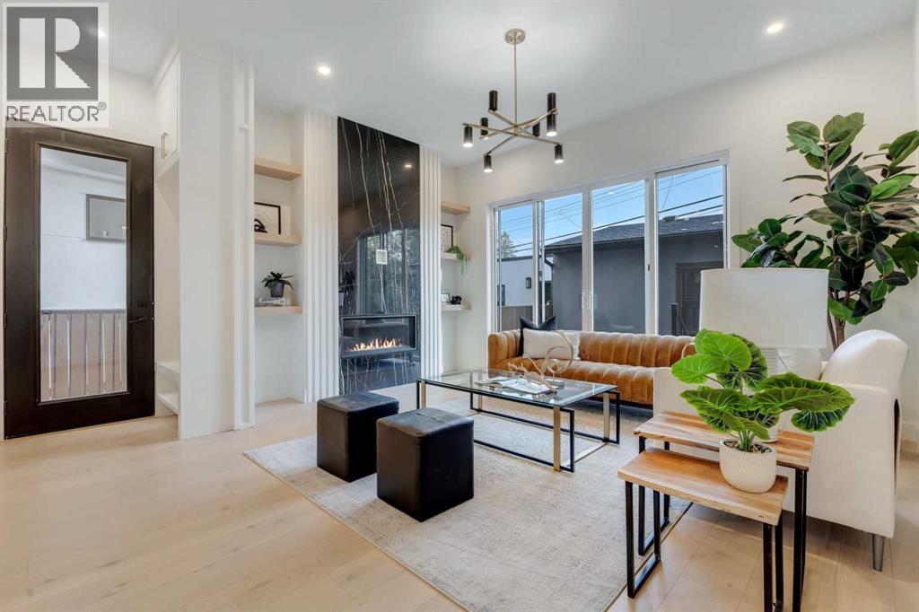 Single Family House for Sale in   Avenue NW Parkdale Calgary 