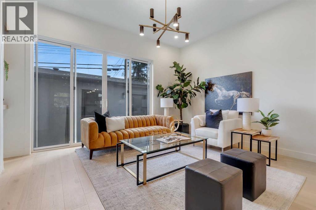 Single Family House for Sale in   Avenue NW Parkdale Calgary 