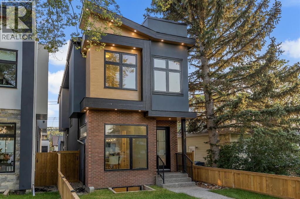 Single Family House for Sale in   Avenue NW Parkdale Calgary 