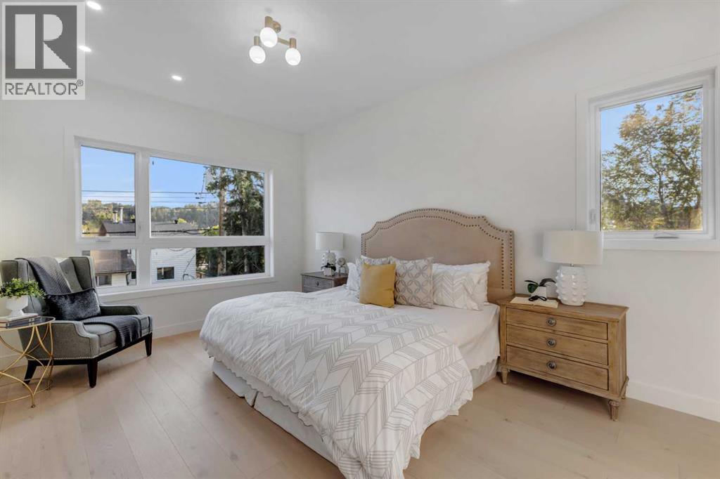 Single Family House for Sale in   Avenue NW Parkdale Calgary 