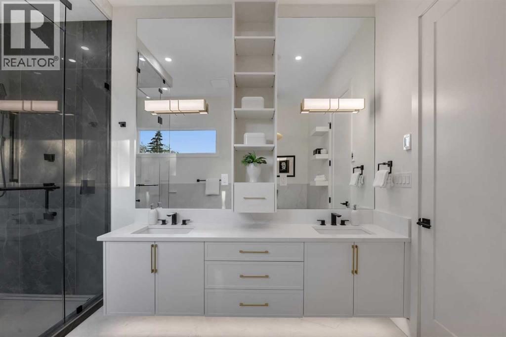 Single Family House for Sale in   Avenue NW Parkdale Calgary 