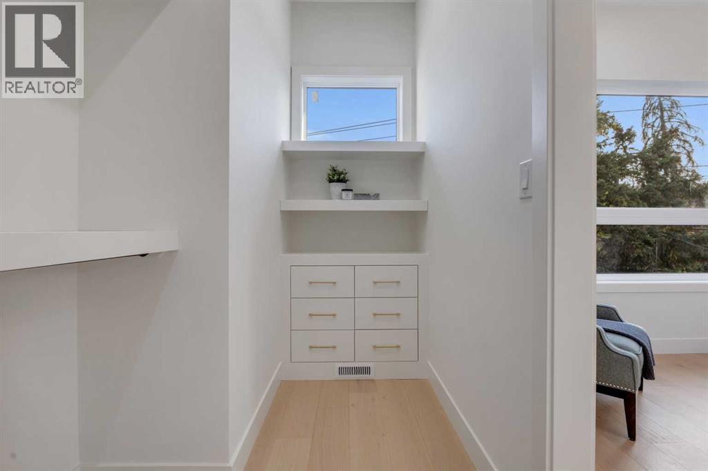 Single Family House for Sale in   Avenue NW Parkdale Calgary 