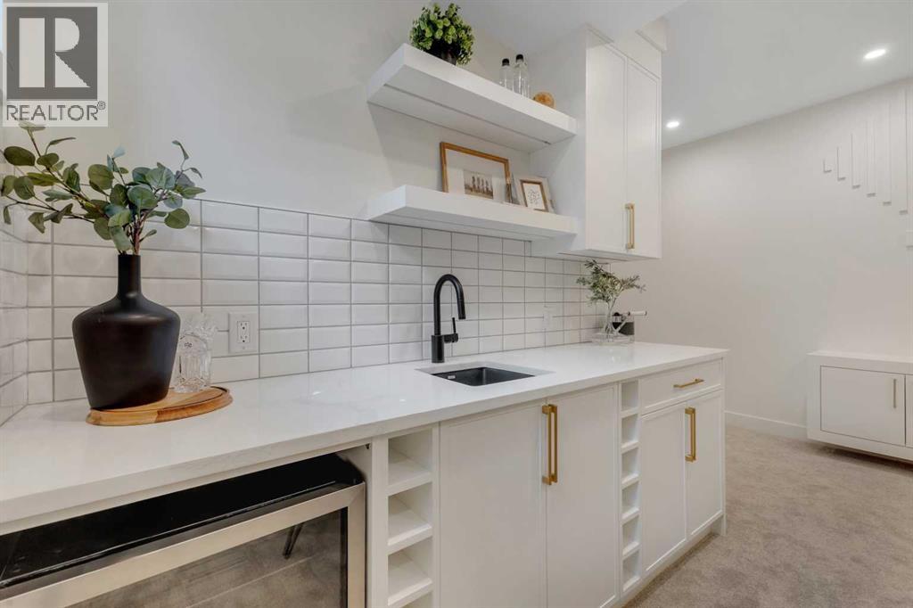 Single Family House for Sale in   Avenue NW Parkdale Calgary 
