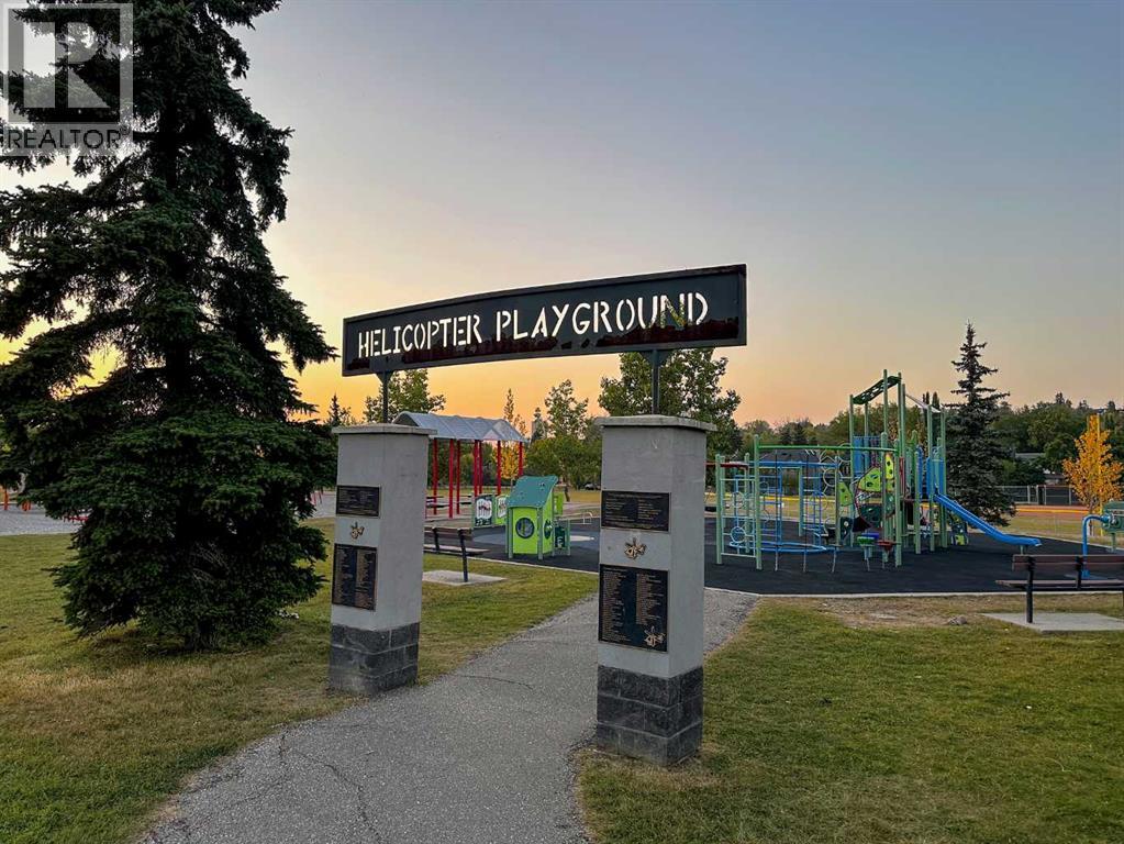 Single Family House for Sale in   Avenue NW Parkdale Calgary 