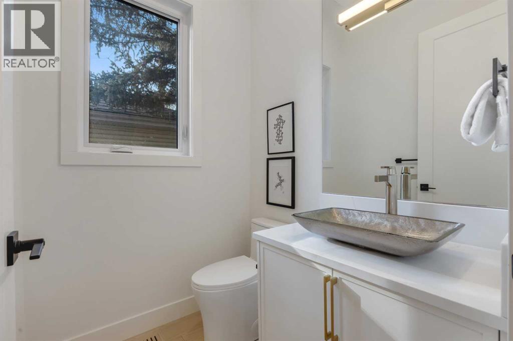 Single Family House for Sale in   Avenue NW Parkdale Calgary 