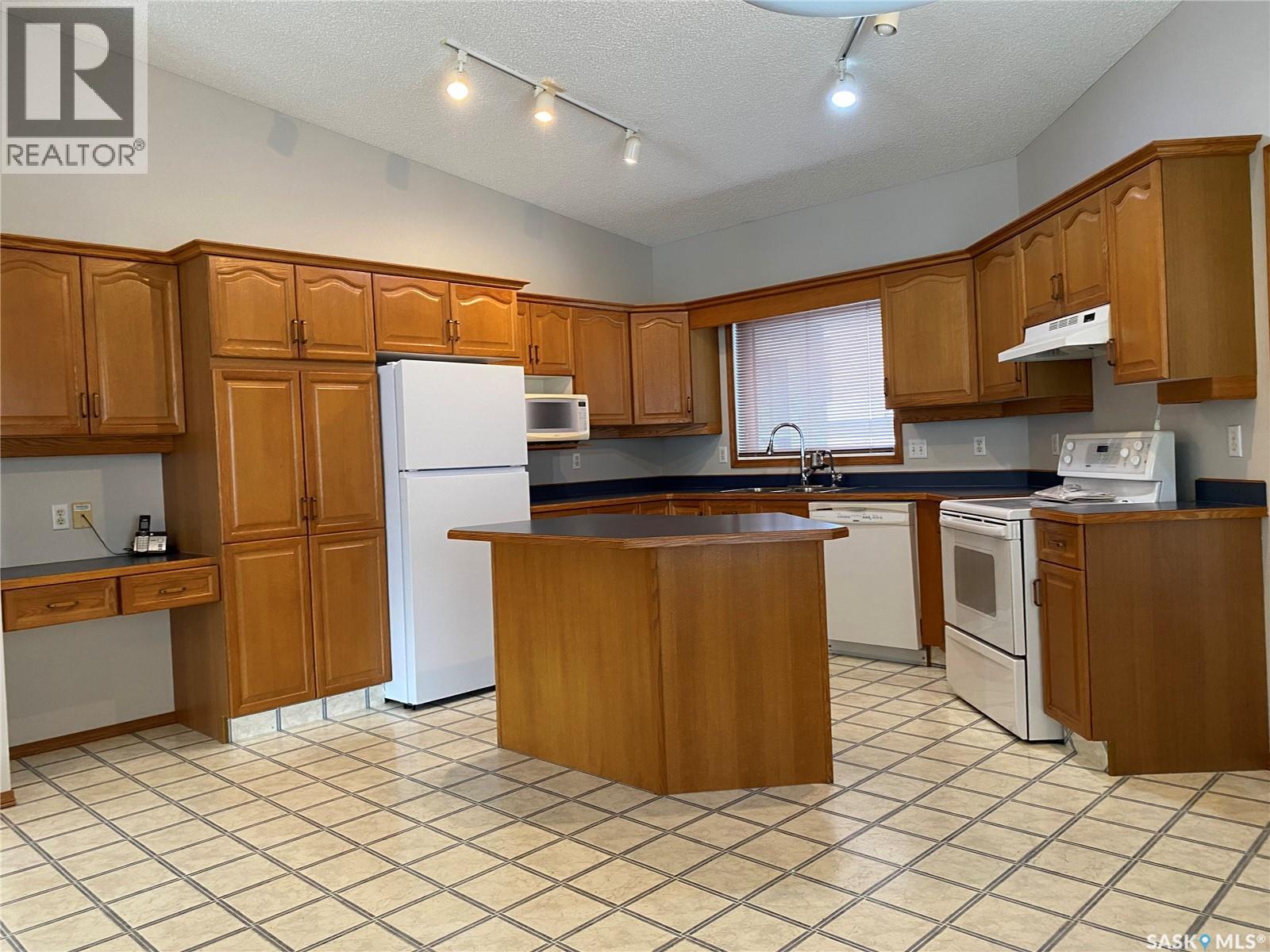 Single Family House Bungalow for Sale in  Birch CRESCENT Regina 