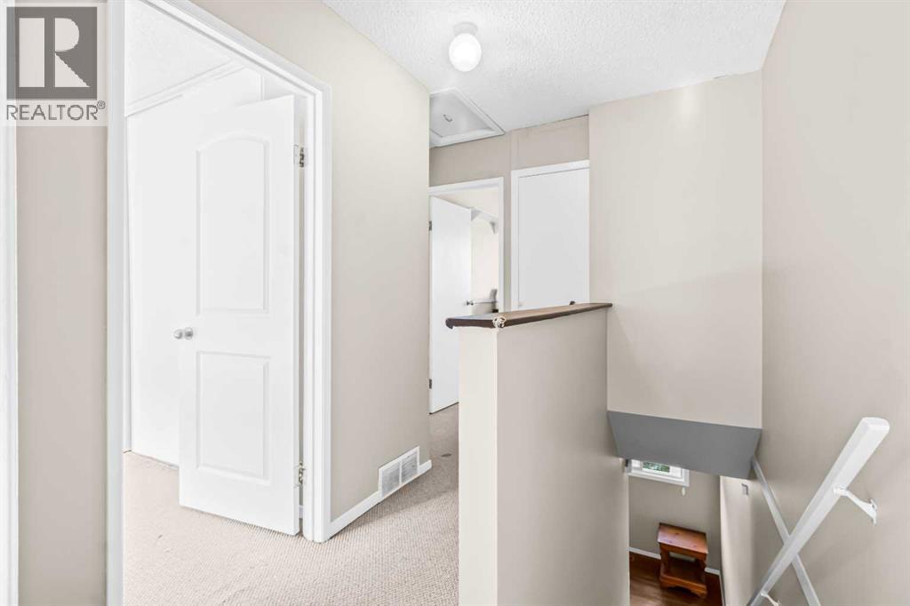 Single Family House for Sale in   Templehill Drive NE Temple Calgary 