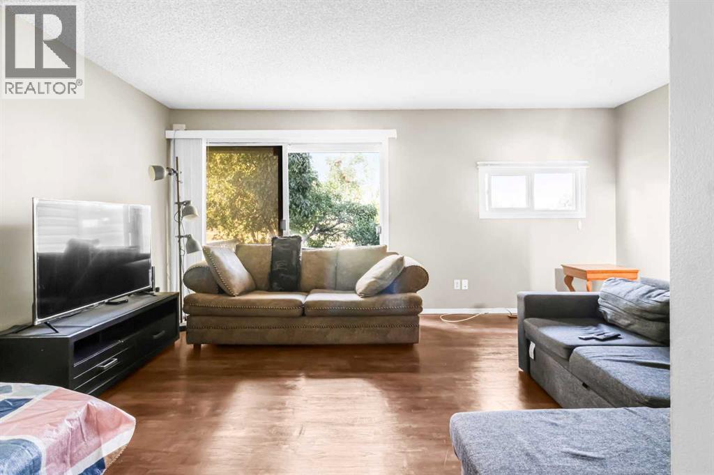 Single Family House for Sale in   Templehill Drive NE Temple Calgary 
