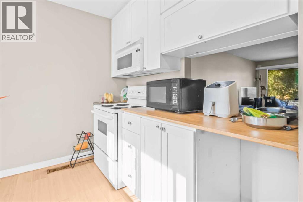 Single Family House for Sale in   Templehill Drive NE Temple Calgary 