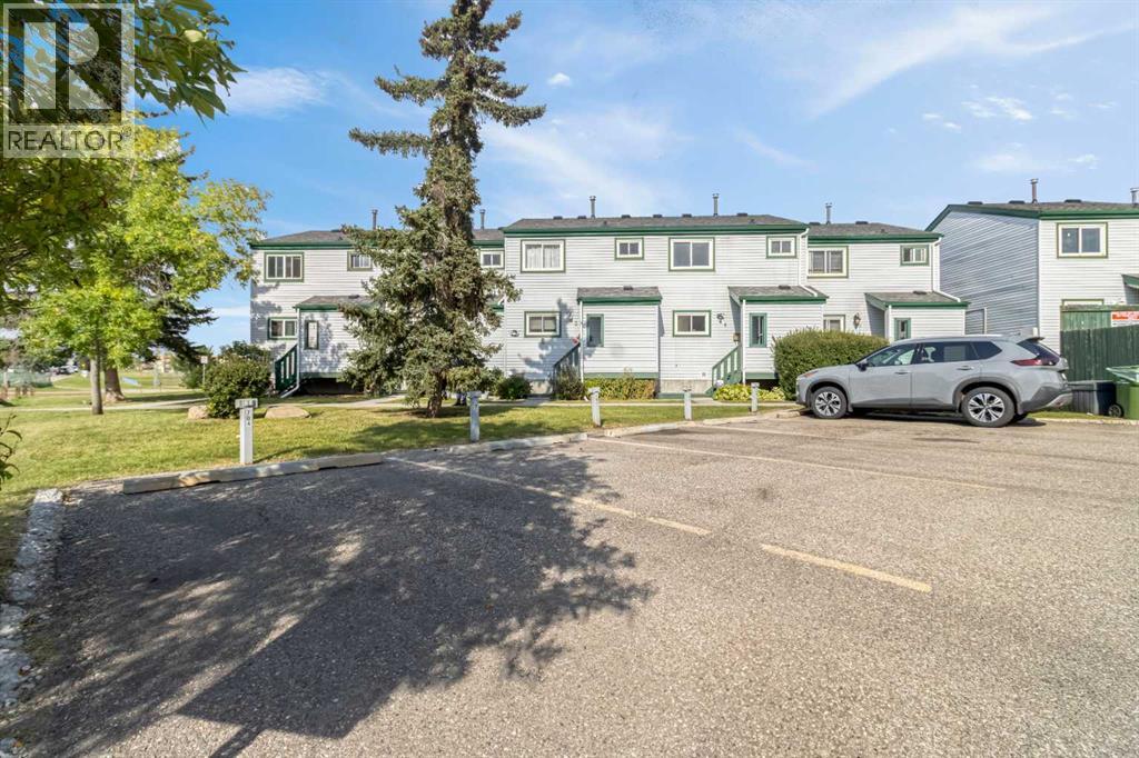 Single Family House for Sale in   Templehill Drive NE Temple Calgary 
