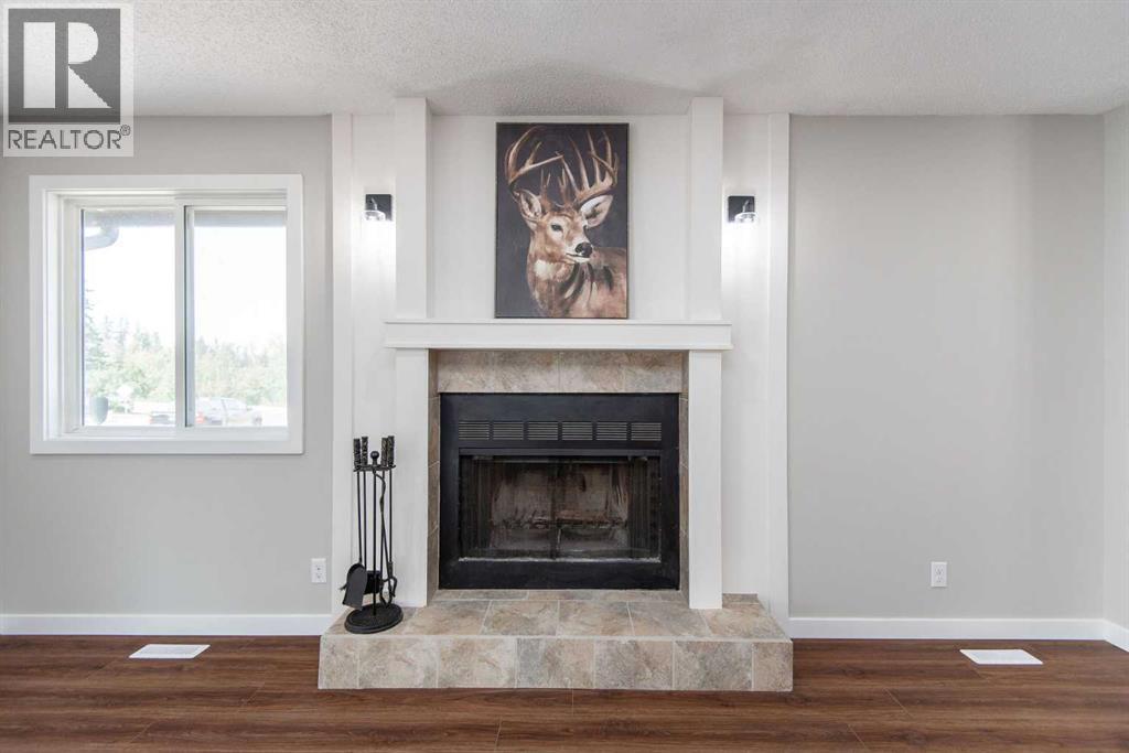 Single Family House 4 Level for Sale in  Glendale Boulevard Glendale Red Deer 