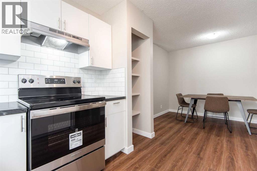 Single Family House 4 Level for Sale in  Glendale Boulevard Glendale Red Deer 