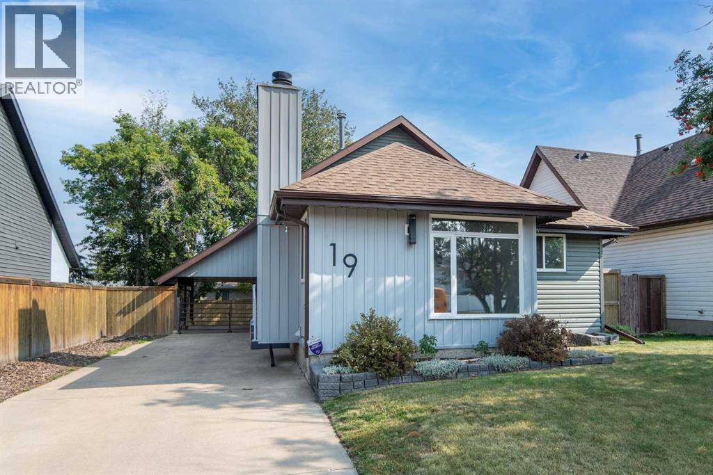 19 Glendale Boulevard, Red Deer, Alberta
