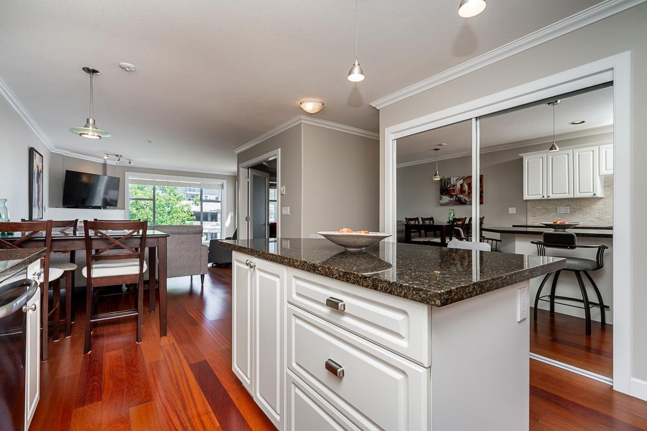 303 1153 VIDAL STREET, White Rock