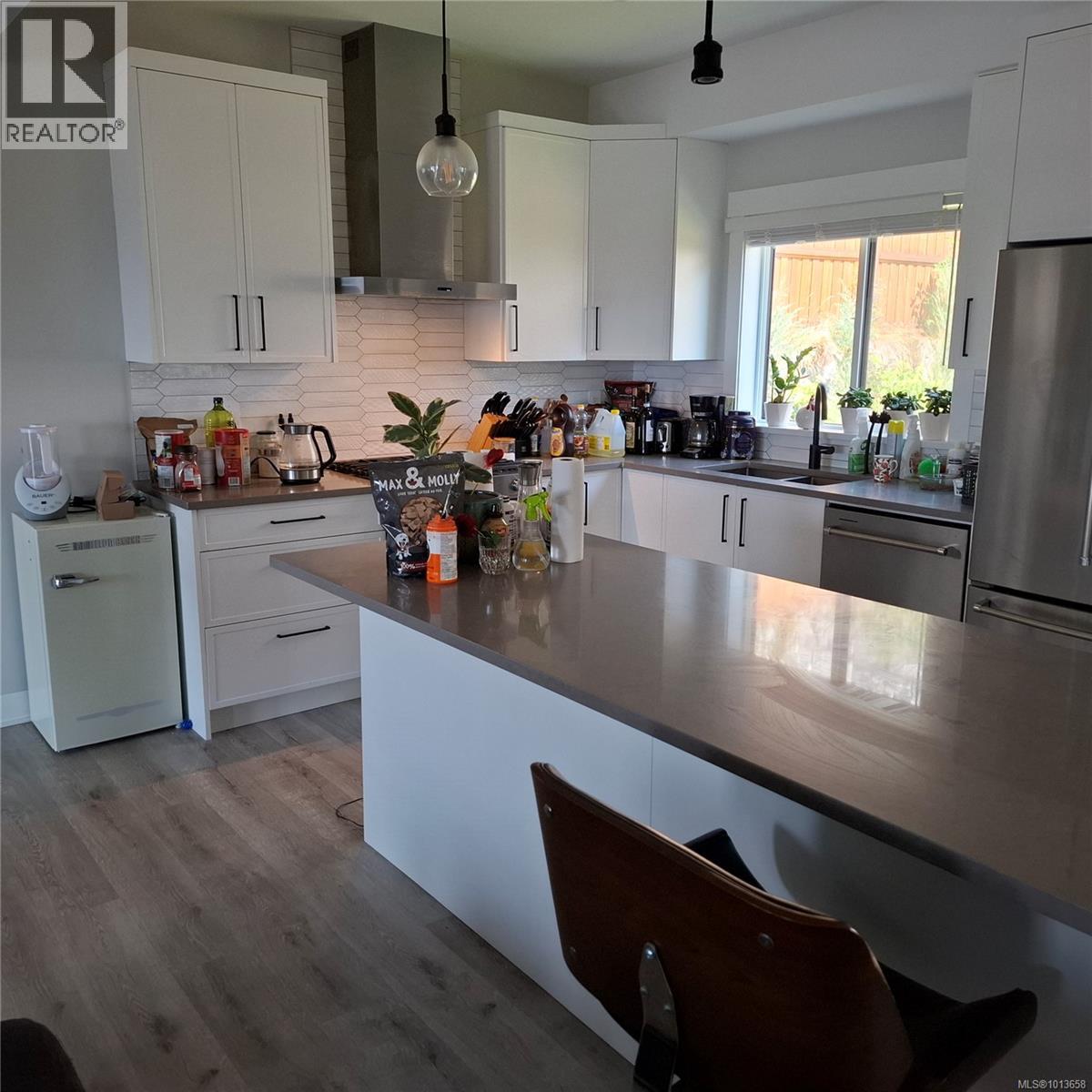  2552 Obsidian Place, Langford