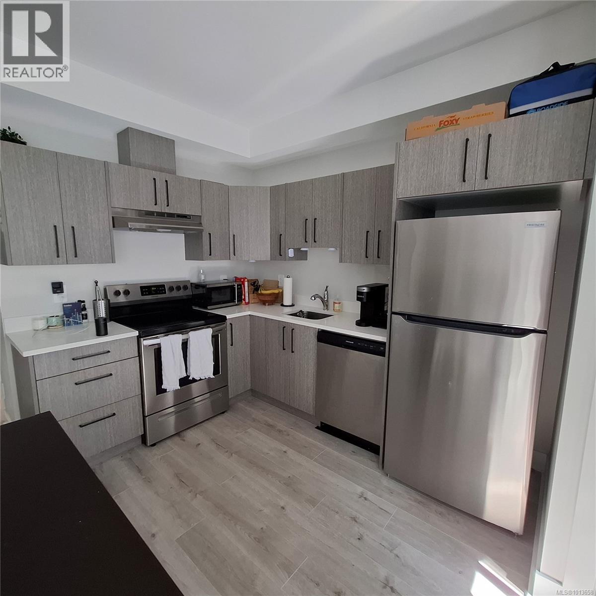  2552 Obsidian Place, Langford