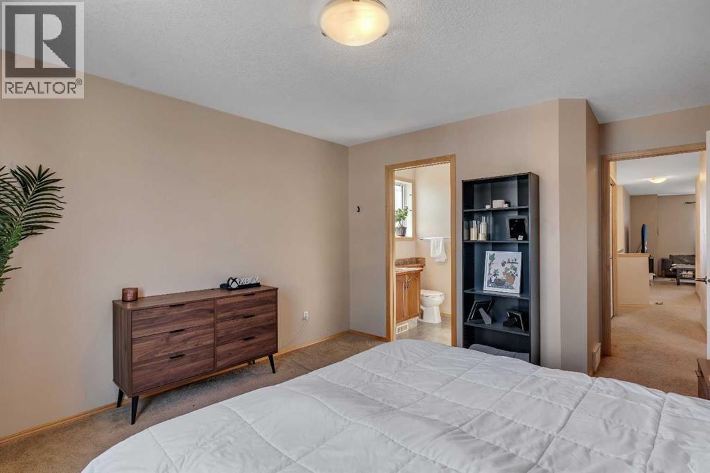 Single Family House for Sale in  Covecreek Close NE Coventry Hills Calgary 