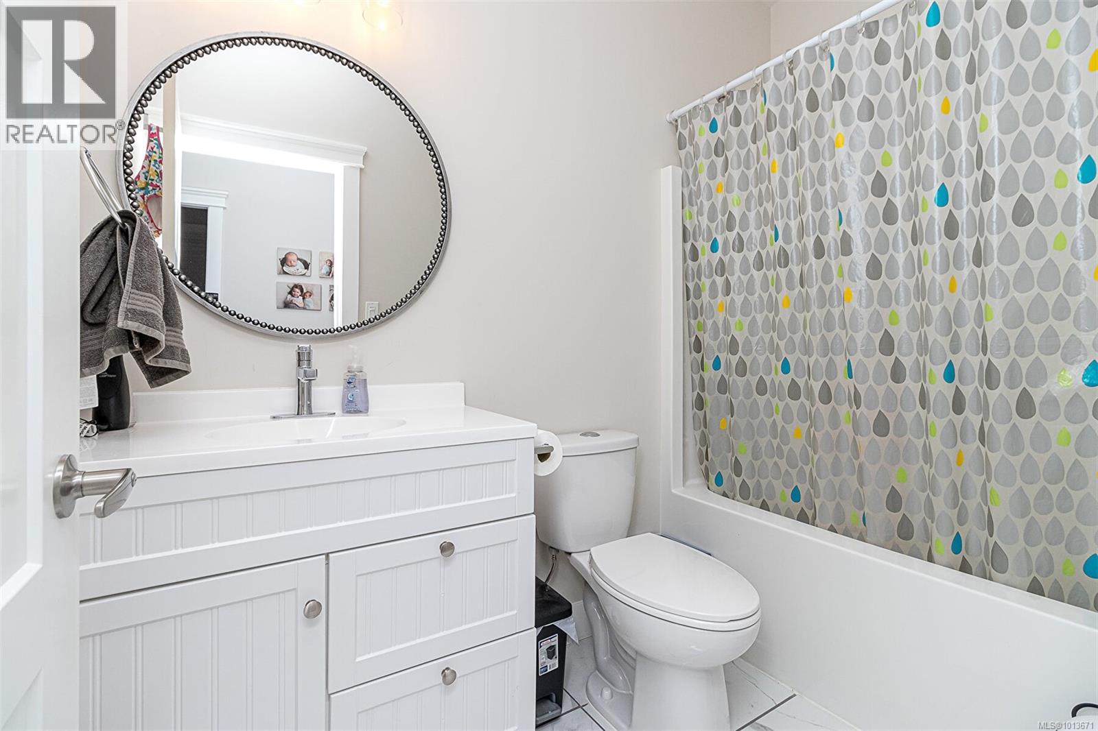  2115 Erinan Boulevard, Sooke